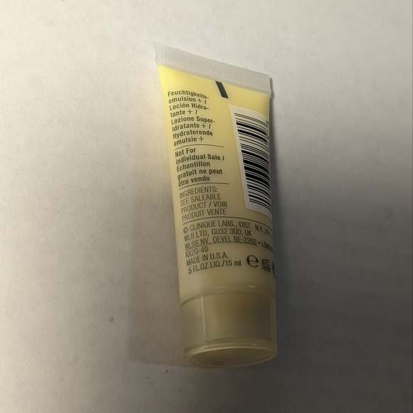 Clinique dramatically different moisturizing lotion+ - Picture 2 of 2